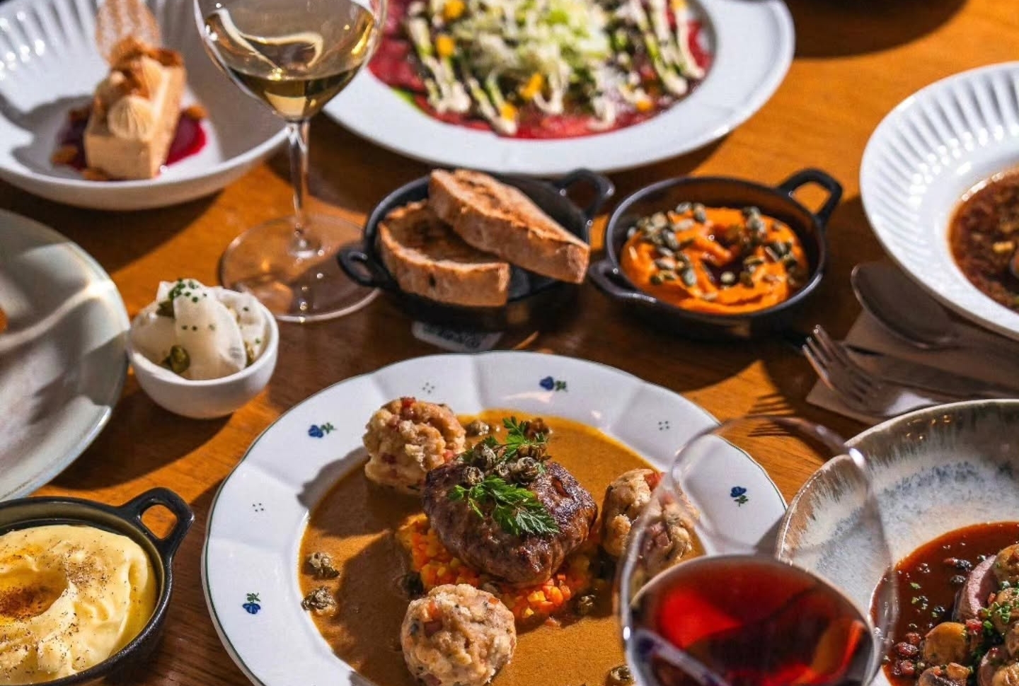 Pražské restaurace vítají podzim: Koncept TADY CHUTNÁ nabízí chutě s příběhem
